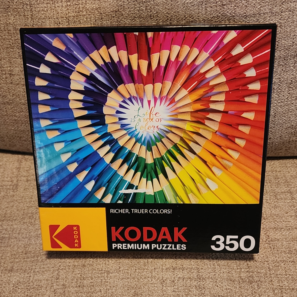 Kodak 350-Piece Colorful Pencil Heart Puzzle